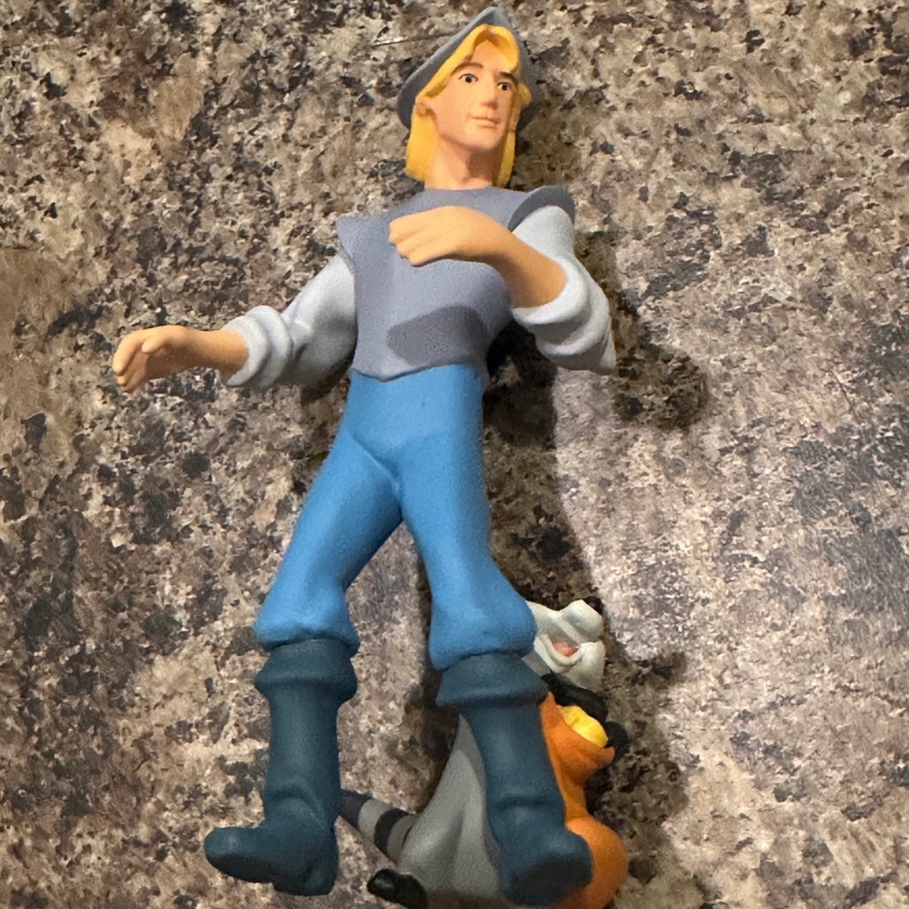 Captain John Smith and Meeko Ornament - Picture 2 of 4